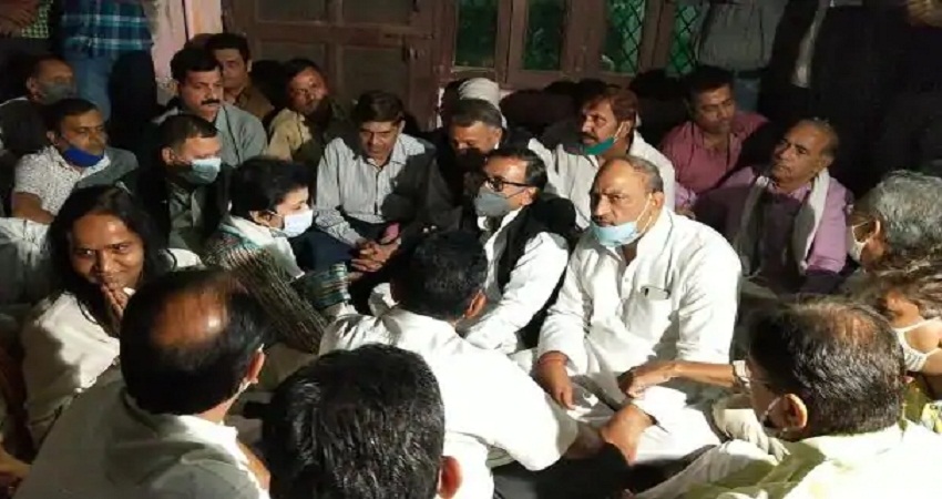 निकिता हत्याकांड: आरोपी तौसिफ के कांग्रेस कनेक्शन पर कुमारी सैलजा ने किया इनकार, सरकार से की ये मांग निकिता हत्याकांड: आरोपी तौसिफ के कांग्रेस कनेक्शन पर कुमारी सैलजा ने किया इनकार, सरकार से की ये मांग